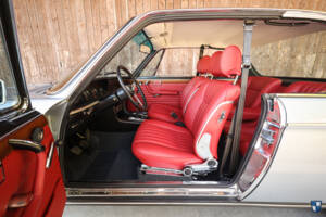 Image 15/91 of BMW 3.0 CSi (1973)