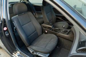 Image 15/41 of BMW 318i (2004)