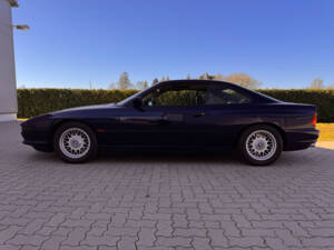 Image 7/69 of BMW 850i (1993)