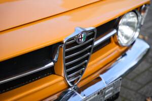 Image 22/38 of Alfa Romeo Giulia GT 1300 Junior (1968)