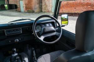 Image 2/50 de Land Rover Defender 90 Td5 (1999)