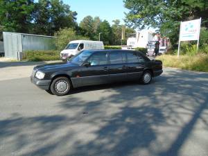 Bild 2/31 von Mercedes-Benz 260 E Lang (1991)