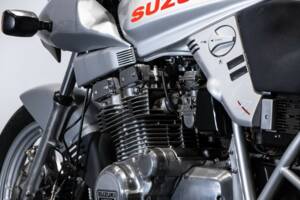 Afbeelding 13/35 van Suzuki GSX 1100 SZ Katana (1983)