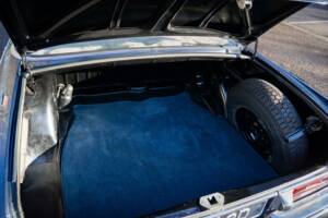 Image 26/29 de Mercedes-Benz 220 SE b (1966)