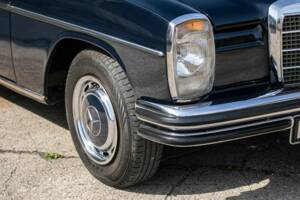 Image 38/50 of Mercedes-Benz 250 (1972)
