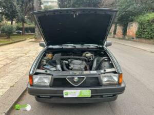 Image 22/22 de Alfa Romeo 75 1.8 (1988)