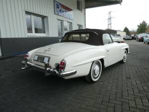 Image 4/27 of Mercedes-Benz 190 SL (1960)