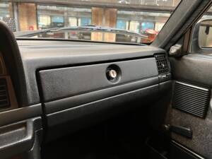 Bild 22/36 von Volvo 240 Polar (1990)