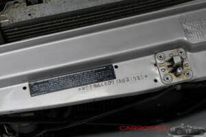 Immagine 40/50 di Mercedes-Benz 560 SL (1988)