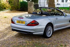 Image 19/45 of Mercedes-Benz SL 55 AMG (2004)