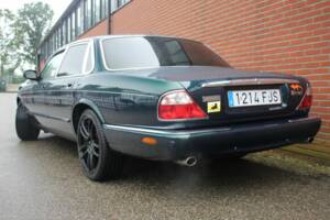 Bild 8/8 von Jaguar XJ 8 4.0 Executive (2000)