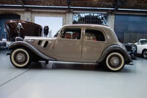 Image 11/43 of Citroën Traction Avant 7 C (1935)