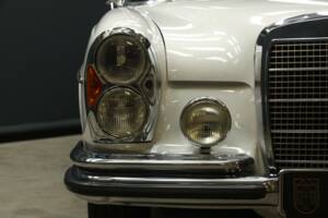 Bild 20/50 von Mercedes-Benz 280 SE (1970)