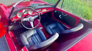 Image 2/8 of Alfa Romeo Giulia 1600 Spider (1962)