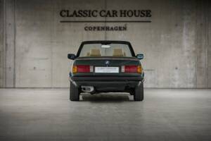 Image 5/90 of BMW 325i (1987)