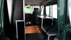 Bild 18/26 von Mercedes-Benz 250 GD (lang) (1989)