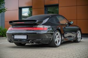Image 4/63 of Porsche 911 Carrera 4S (2004)