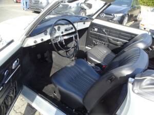 Image 13/26 de Volkswagen Karmann Ghia 1600 (1971)