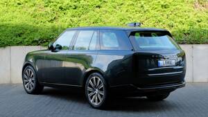 Image 16/61 of Land Rover Range Rover D350 (2025)