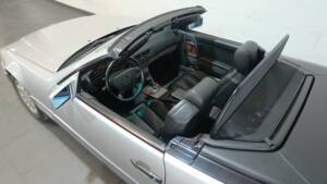 Image 4/51 of Mercedes-Benz 500 SL (1992)