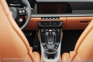 Image 12/23 of Porsche 911 Carrera (2024)