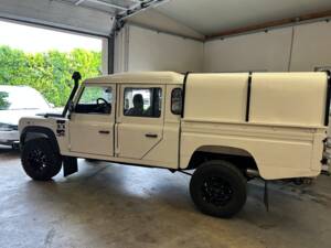 Bild 28/46 von Land Rover Defender 130 Double Cab (1998)