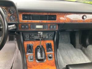 Image 40/47 of Jaguar XJS 6.0 V12 (1992)