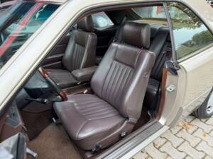 Bild 11/21 von Mercedes-Benz 300 CE (1988)
