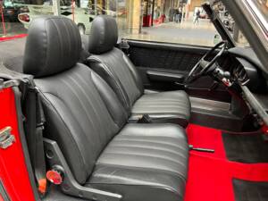Image 25/39 of Peugeot 204 Convertible (1968)