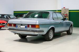 Bild 3/18 von Mercedes-Benz 230 C (1977)