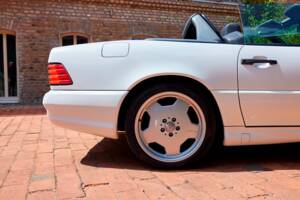 Image 16/171 of Mercedes-Benz SL 600 (1996)