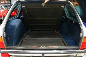 Bild 24/25 von Mercedes-Benz 280 TE (1985)