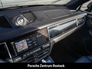 Image 8/31 de Porsche Macan S (2020)