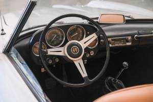 Image 6/16 of Alfa Romeo 2600 Spider (1962)