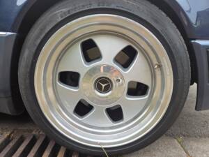 Afbeelding 29/54 van Mercedes-Benz 200 E (1992)