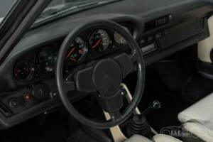 Image 16/19 of Porsche 911 Turbo 3.3 (1980)