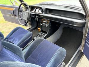 Image 6/22 of BMW 2002 (1975)