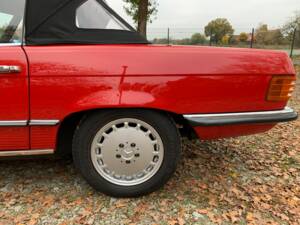 Image 37/177 de Mercedes-Benz 350 SL (1974)