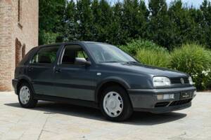 Bild 2/45 von Volkswagen Golf IV 1.6 (1997)