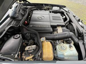 Bild 22/27 von Mercedes-Benz 500 E (1992)