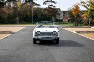 Image 15/42 of Triumph TR 4A (1966)