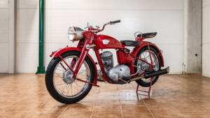 Image 1/14 de Triumph (TWN) BD 250 (1900)