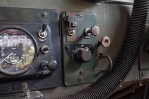 Image 34/50 de Land Rover 88 (1974)