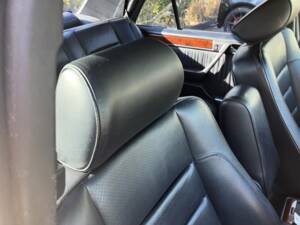 Immagine 23/44 di Mercedes-Benz E 500 (1993)