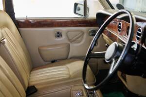 Imagen 41/50 de Rolls-Royce Silver Shadow II (1977)