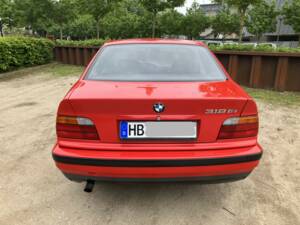 Immagine 6/35 di BMW 318is (1992)