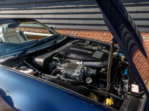 Imagen 5/50 de Aston Martin V8 Vantage Volante (2000)