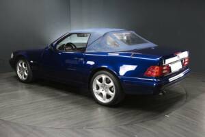 Image 40/49 of Mercedes-Benz SL 500 (2000)