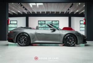 Image 5/25 of Porsche 911 Carrera 4 GTS (2023)