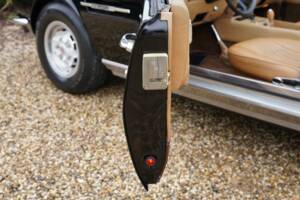 Image 31/50 of Aston Martin V8 Volante (1982)